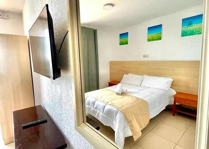 Гостьовий будинок Mozaik Playa Льорет-де-Мар